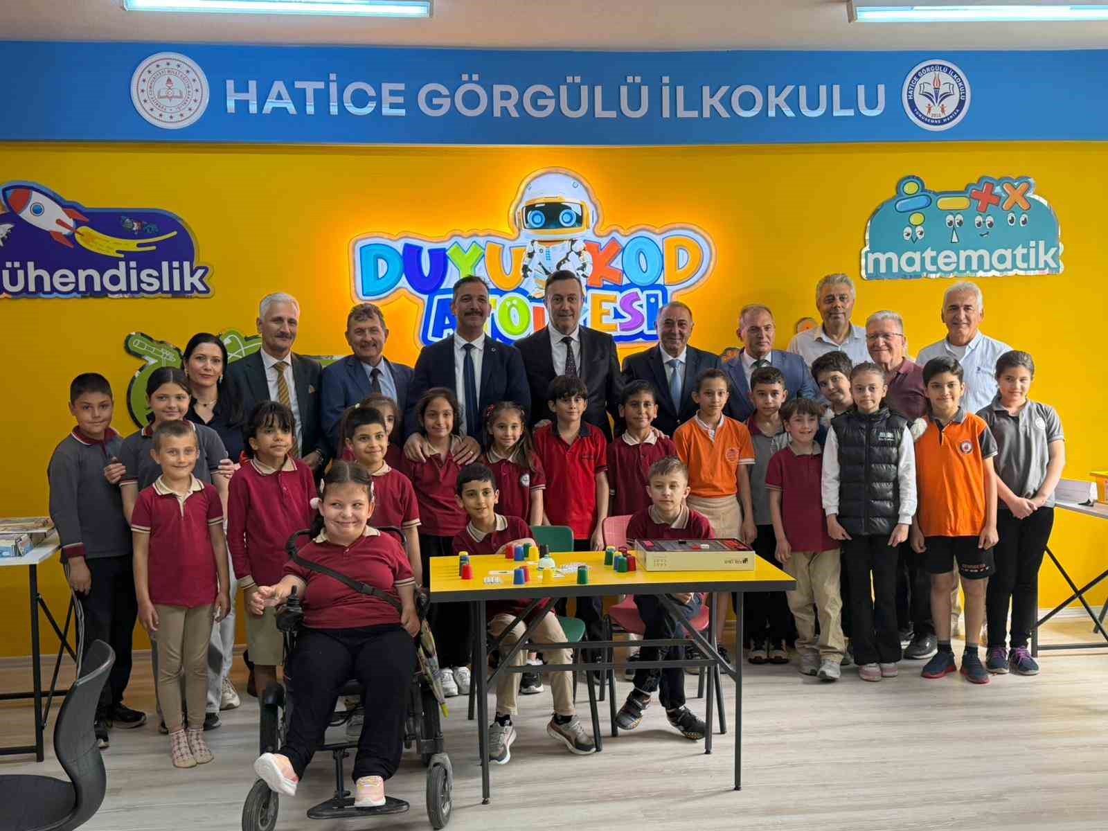 turkiyede-ilk-kez-ozel-cocuklar-icin-duyu-kod-atolyesi-acildi-VfQadWnO.jpg