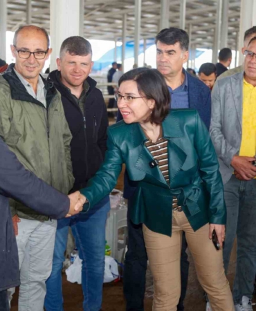 usak-belediye-baskan-vekili-ozkandan-hayvan-pazarina-bayram-ziyareti-TfZfcT3k.jpg