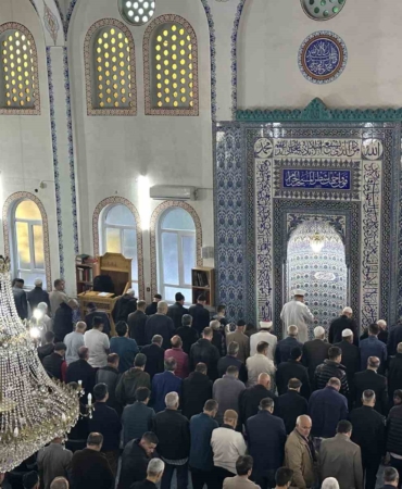usakta-kurban-bayrami-namazi-kilindi-SbncTrt8.jpg