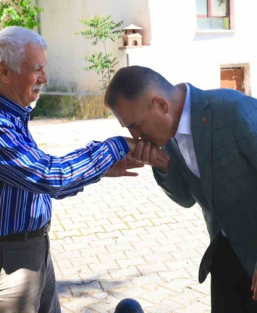 vali-akbiyik-sehit-ailesini-unutmadi-vWykpcuy.jpg