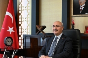 vali-kosger-bayramlar-gonuller-arasinda-muhabbet-kopruleri-kurar-j1D4CUvl.jpg