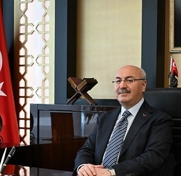 vali-kosger-bayramlar-gonuller-arasinda-muhabbet-kopruleri-kurar-j1D4CUvl.jpg