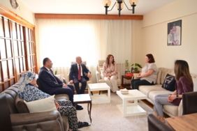 vali-varol-sehit-aileleriyle-bayramlasti-bTIb4199.jpg