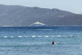 150-milyon-dolarlik-yuzen-saray-bodrumda-a9zfff7L.jpg