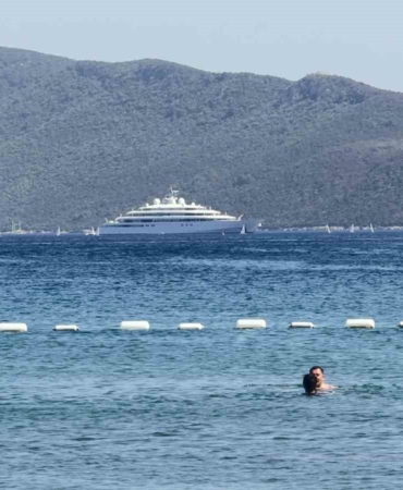 150-milyon-dolarlik-yuzen-saray-bodrumda-a9zfff7L.jpg