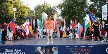 20-uluslararasi-halk-danslari-festivali-kortejle-basladi-Mhy6GRi4.jpg