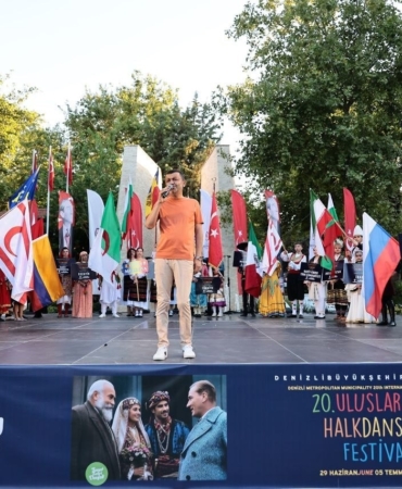 20-uluslararasi-halk-danslari-festivali-kortejle-basladi-Mhy6GRi4.jpg