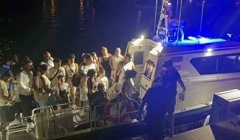 7-gocmen-kacakcisi-ile-25-duzensiz-gocmen-yakalandi-i3VfDDJs.jpg