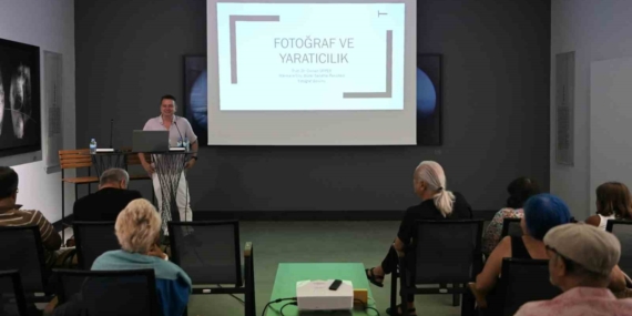 ada-modernde-fotograf-sanati-farkli-yonleriyle-mercek-altina-alindi-QEZKWFtM.jpg