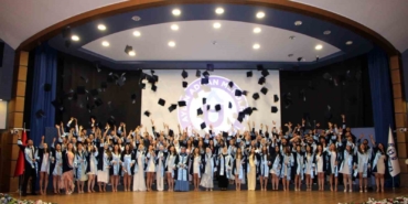 adu-dis-hekimligi-fakultesi-8-donem-mezunlarini-ugurladi-VgDDQbHS.jpg