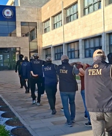 afyonkarahisar-polisinden-safak-vakti-deas-operasyonu-7-gozalti-4FSycn6x.jpg