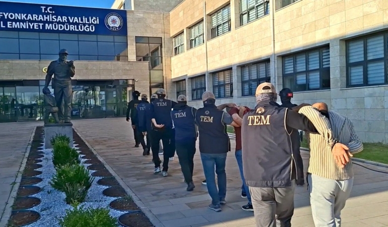afyonkarahisar-polisinden-safak-vakti-deas-operasyonu-7-gozalti-4FSycn6x.jpg