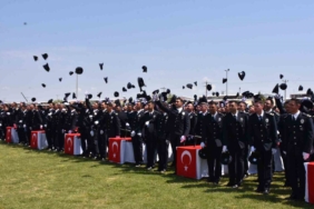 afyonkarahisar-pomemde-32-donem-mezuniyet-heyecani-6COGyBie.jpg