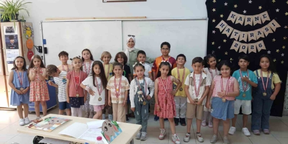 afyonkarahisarda-143-bin-ogrenci-yaz-tatiline-girdi-827DiAcy.jpg