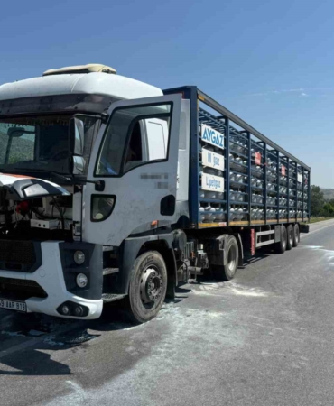 afyonkarahisarda-aygaz-marka-tup-yuklu-tirin-motorunda-yangin-1CxBZNVU.jpg