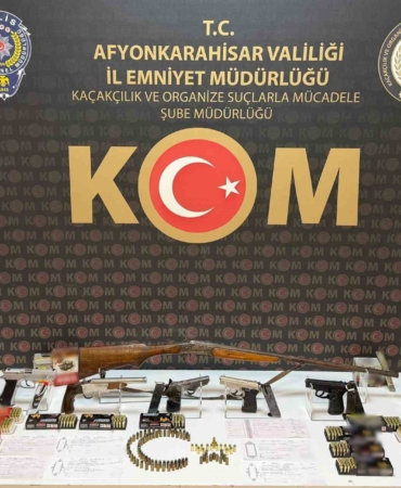 afyonkarahisarda-tefeci-operasyonu-5-gozalti-VlYABkW8.jpg