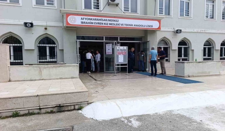 afyonkarahisarda-yks-maratonu-basladi-11IUtjFy.jpg