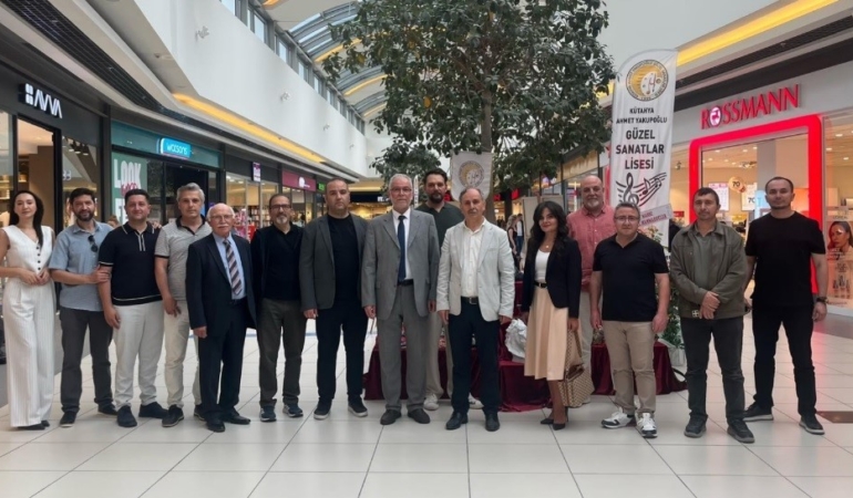 ahmet-yakupoglu-guzel-sanatlar-lisesinden-sanat-dolu-yil-sonu-kapanisi-Ngi1OjWV.jpg