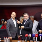 ak-parti-izmire-370-yeni-katilim-NzMJQTh7.jpg