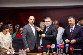 ak-parti-izmire-370-yeni-katilim-NzMJQTh7.jpg