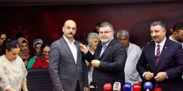 ak-parti-izmire-370-yeni-katilim-NzMJQTh7.jpg