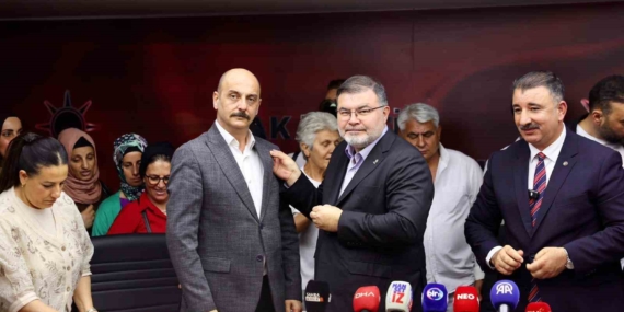 ak-parti-izmire-370-yeni-katilim-NzMJQTh7.jpg