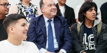 akademi-manisa-genclerle-bulustu-sEJQD8sJ.jpg