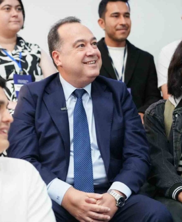 akademi-manisa-genclerle-bulustu-sEJQD8sJ.jpg