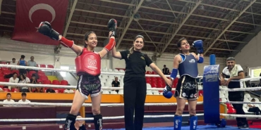 akhisarda-6-ilden-200-sporcu-ringe-cikti-sampiyon-manisa-oldu-c4DmhwHw.jpg