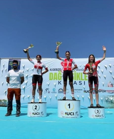 akhisarli-bisikletciler-gebzede-madalyalari-topladi-Z3CGBrRO.jpg