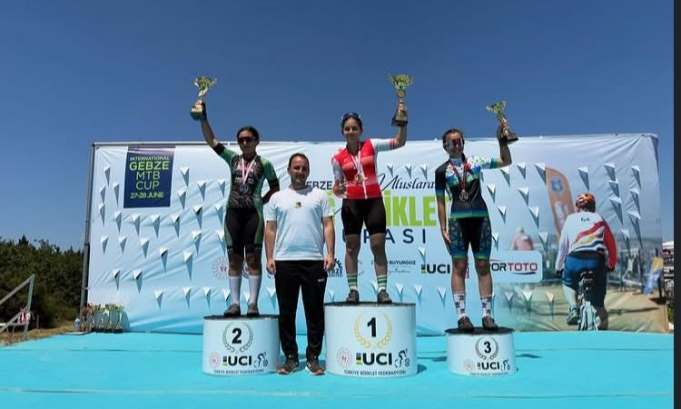 akhisarli-pedallar-kocaelide-6-madalya-ve-2-sampiyonluk-kazandi-VH3AdiC5.jpg