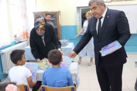 aldiklari-hediyeler-ile-yaz-tatilini-daha-verimli-gecirecekler-2IvQZe3y.jpg