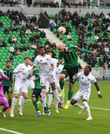 aliaga-fk-burak-bekaroglu-ile-ilgileniyor-T3dZYR9I.jpg