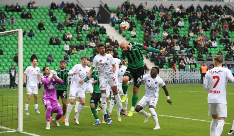 aliaga-fk-burak-bekaroglu-ile-ilgileniyor-T3dZYR9I.jpg