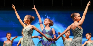aliagalilar-sanat-ve-dansin-buyusunde-bulustu-L999gMVT.jpg