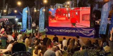 aydin-buyuksehir-belediyesinin-acik-hava-sinema-etkinlikleri-suruyor-Ulu3DaBR.jpg