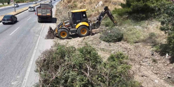 aydin-orman-isletmeden-yanginlara-karsi-yol-kenari-temizligi-RcD3wY4m.jpg