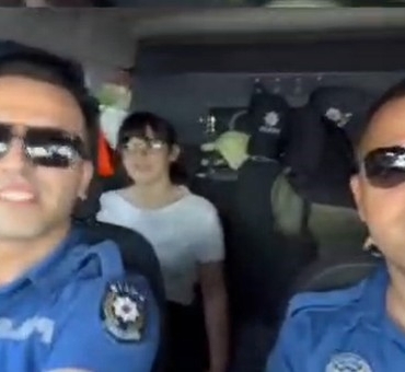 aydin-polisinden-yksye-giren-engelli-ogrenciye-anlamli-destek-1kGLlGwA.jpg