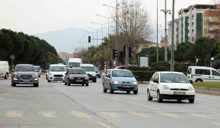 aydinda-arac-sayisi-682-bin-oldu-CWWdOLIJ.jpg