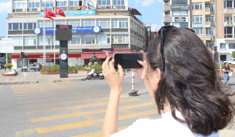 aydinda-sicaklar-aniden-yukseldi-termometre-42-dereceyi-gosterdi-KBgG7QIb.jpg