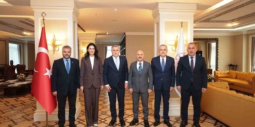 aydinin-spor-yatirimlari-bakan-bak-ile-gorusuldu-ne8SFP1z.jpg