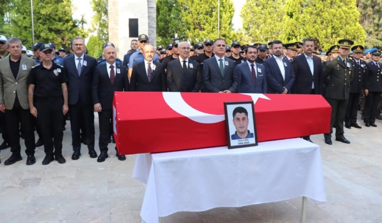 aydinli-sehit-polis-memuru-denizlide-topraga-verildi-6G1sTTtb.jpg
