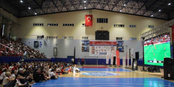aydinlilar-dunya-kupasi-macini-birlikte-izledi-pY3lxa76.jpg