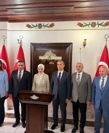 bakan-goktas-afyonkarahisarda-LXi8Ls6R.jpg