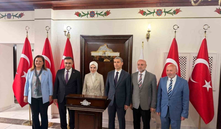 bakan-goktas-afyonkarahisarda-LXi8Ls6R.jpg