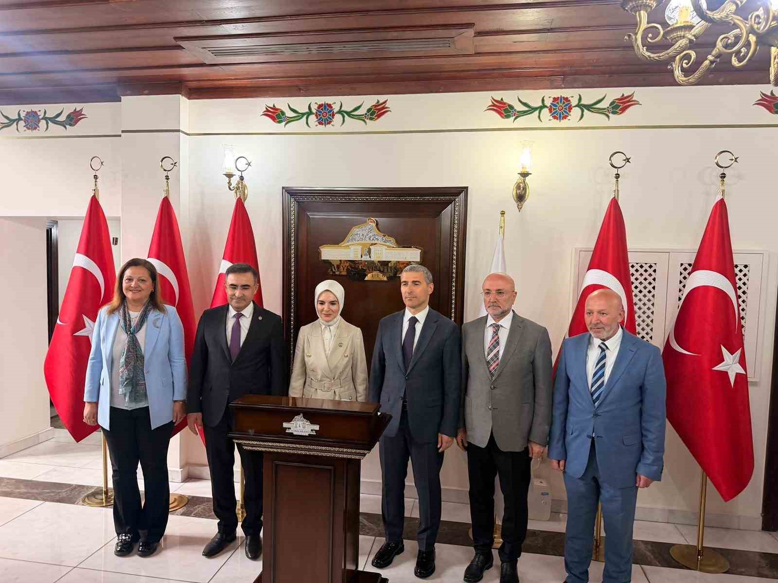bakan-goktas-afyonkarahisarda-LXi8Ls6R.jpg