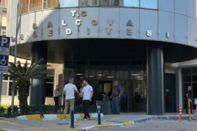 balcova-belediye-baskani-onur-yigit-adli-kontrol-sartiyla-serbest-birakildi-mVUKJNDi.jpg