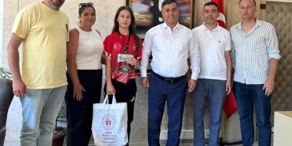 balkan-ikincisi-milli-sporcu-manisada-da-odullendirildi-FE4ECat4.jpg