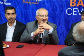 baskan-arslan-kizilyaka-mahallesinde-vatandaslarla-bulustu-4WAzUck4.jpg