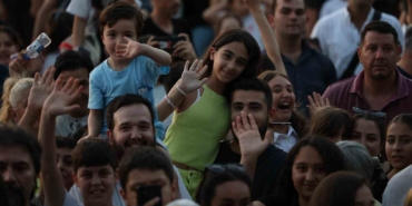 baskan-cercioglu-cocuklari-yilsonu-senligi-ile-bulusturdu-M6NjhCLM.jpg